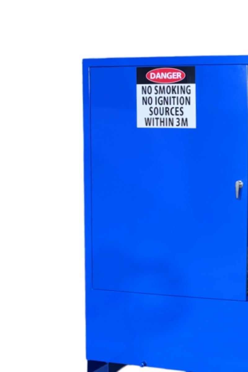 Derniers blogs de l'entreprise sur SUPER dévoile une armoire de rangement compacte à tambour unique pour une gestion plus sûre et plus intelligente des liquides dangereux