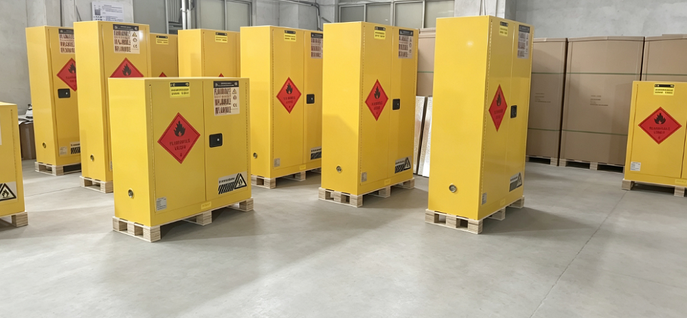 Derniers blogs de l'entreprise sur Behind Every Large Order: How Does SUPER Ensure Safety Cabinet Quality and Delivery Capability?